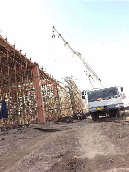 苍溪县吊车作业的安全注意事项有哪些？